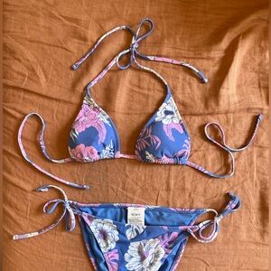 Roxy Womens - Hollow Trees Tiki Tri Bikini Top - size M